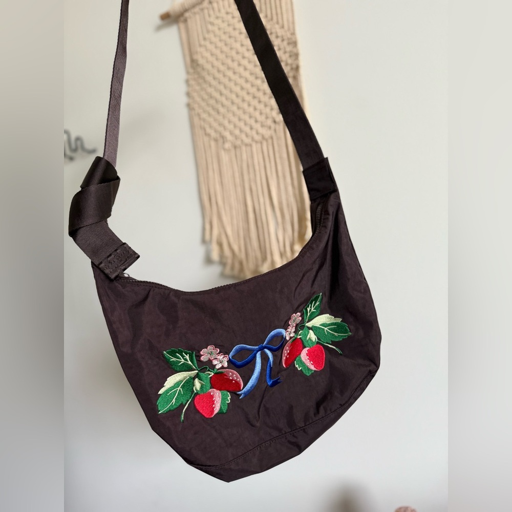 Baggu UO exclusive embroidery strawberry medium crescent embroidered print